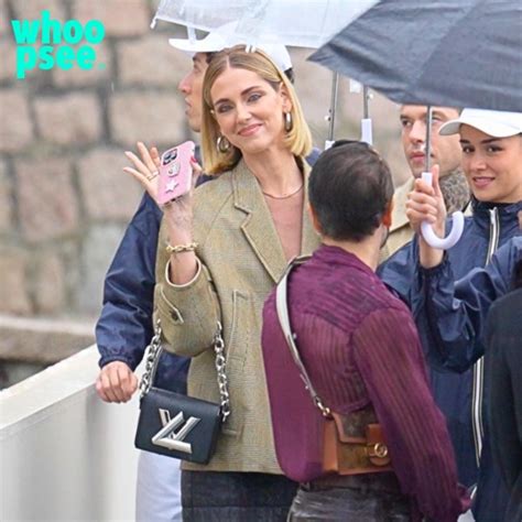 louis vuitton sfilata e chiara ferragni|Chiara Ferragni e Fedez sbarcano all’Isola Bella per la sfilata .